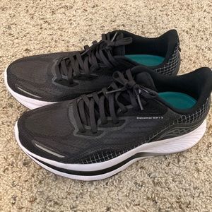 Like new! Saucony endorphin shift 2